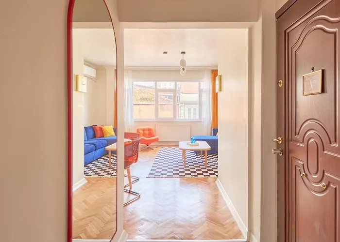 Apartment Cihangir Pop Art Hideaway